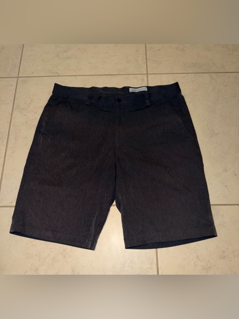 Greg Norman Shark Heathered Grey Performance Golf Shorts - Size 36